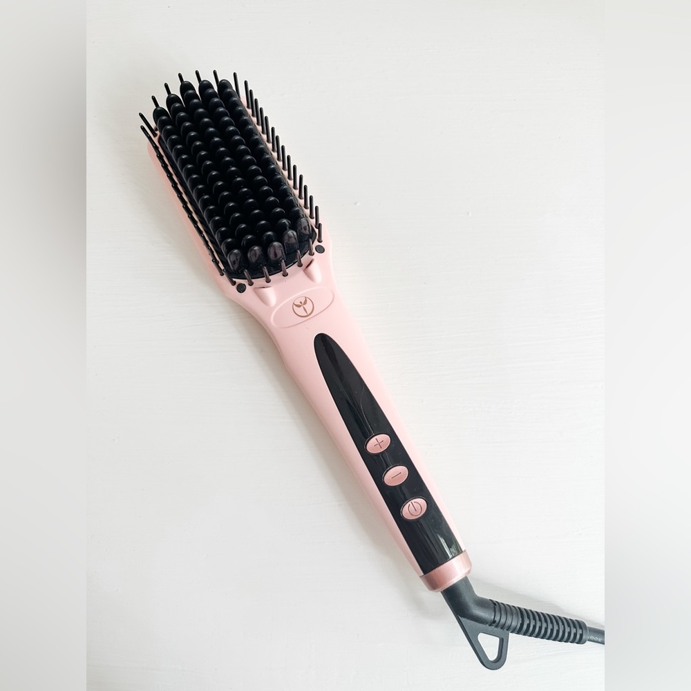 NWOT L’ange Le Vite Ceramic Straightening Brush